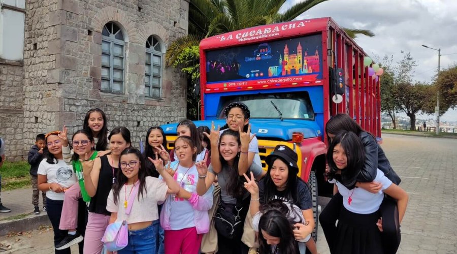 Chiva Rumbera para Cumpleaños Infantiles en Quito | Fiesta Segura y Divertida